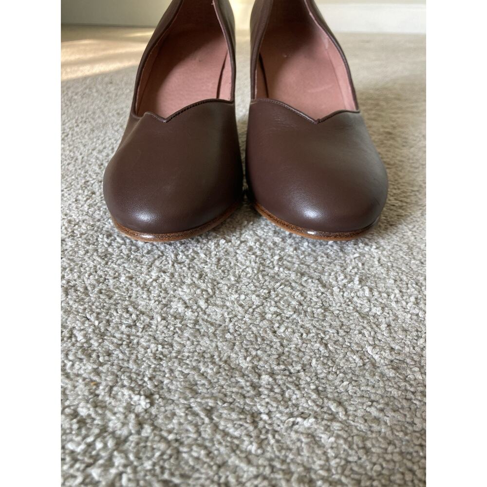 American Duchess Marilyn Brown Pumps Vintage Reproduction 40s Heels Shoes 8.5 - Picture 3 of 8